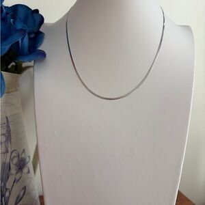 Sleek Silver Necklace for Women
